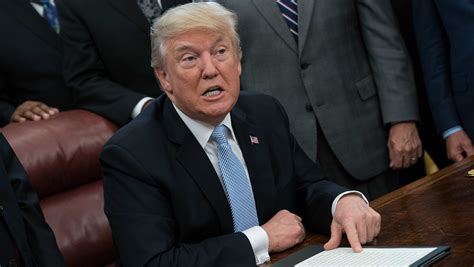 Trump regresa a X