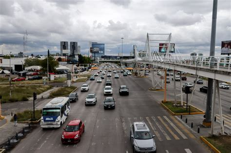 Reducción de carriles por obras en la Vía Atlixcáyotl