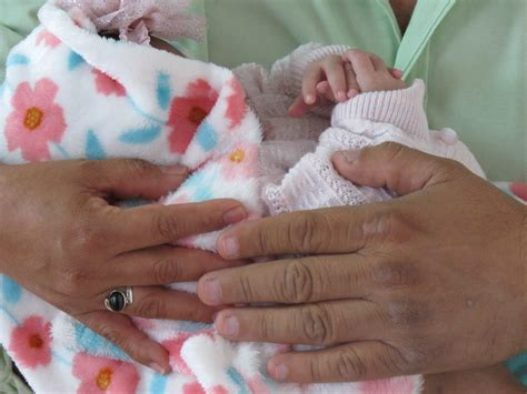 Bebé recién nacida abandonada en una capilla