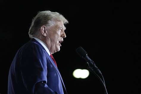 Trump anuncia uso de Guantánamo para retener a 30,000