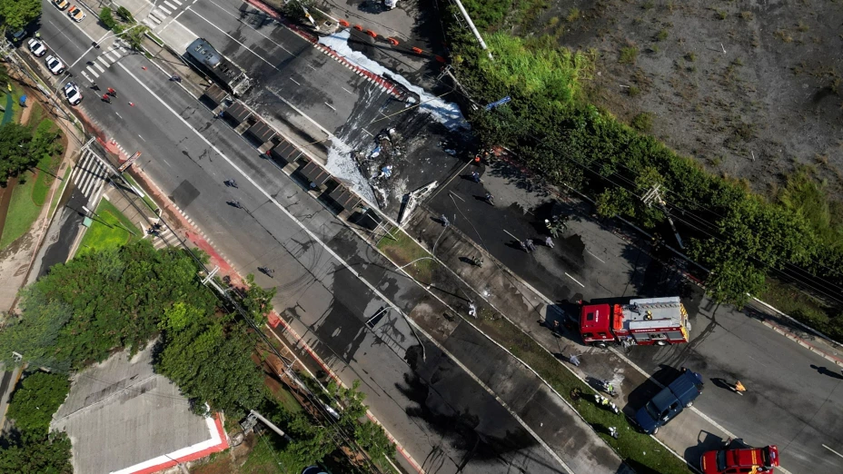 Tragedia en Brasil: Avioneta se estrella en plena avenida de São Paulo y deja dos muertos