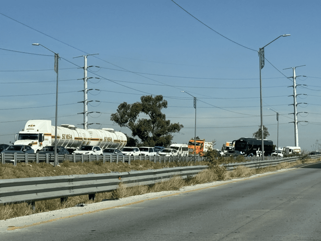 Brutal accidente en Periférico Ecológico de Puebla deja un herido