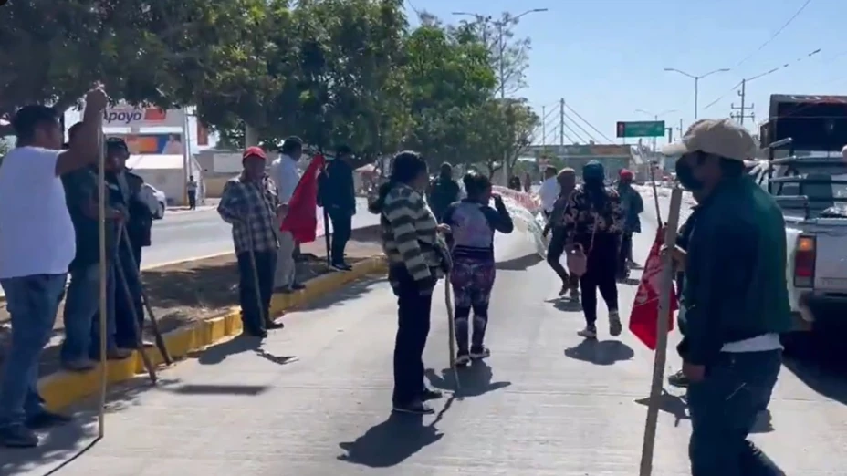 Bloqueo en la Carretera México-Veracruz en Tehuacán, Puebla