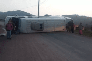 Accidente en la carretera Ahuacatán-Zacatlán hoy 27 de marzo