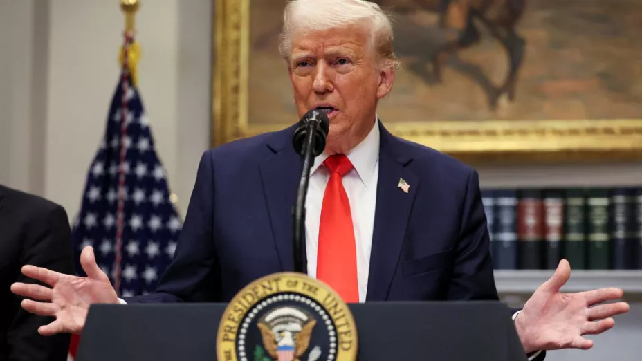 Estados Unidos impone aranceles del 25% a México