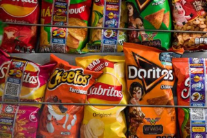 Multarán a quienes vendan comida chatarra en escuelas