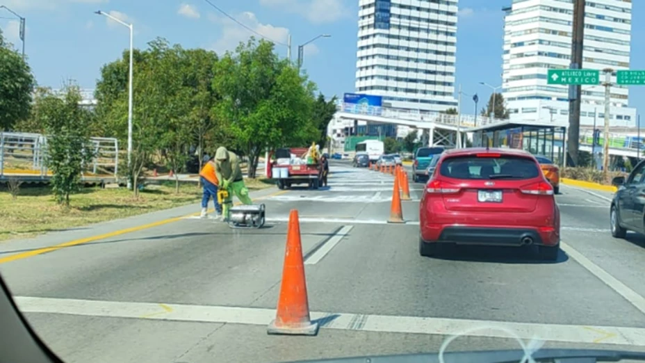 Reducción de carriles en el Periférico Ecológico de Puebla por obras de la Línea 4 de RUTA
