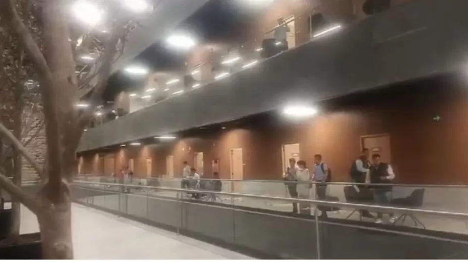 Retienen a trabajadores del Congreso del Estado de Puebla
Foto vía- Tv Azteca Puebla