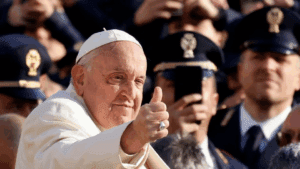 Papa Francisco dona sus últimos ahorros a reclusos de Roma