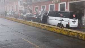 Hombre muere por infarto fulminante en pleno Centro de Teziutlán, Puebla, hoy 7 de abril de 2025