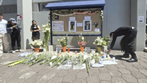 Homenaje a fotógrafos fallecidos en FES Aragón tras tragedia en el Parque Bicentenario