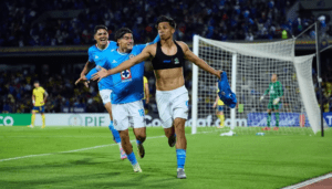 Cruz Azul vence 2-1 al América y avanza a semifinales de la Concacaf Champions Cup