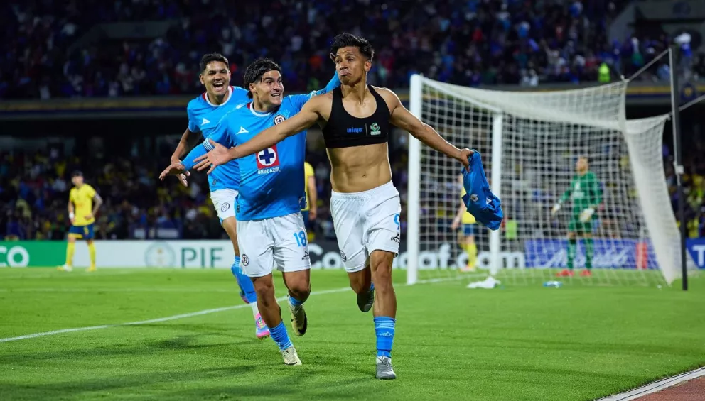 Cruz Azul vence 2-1 al América y avanza a semifinales de la Concacaf Champions Cup