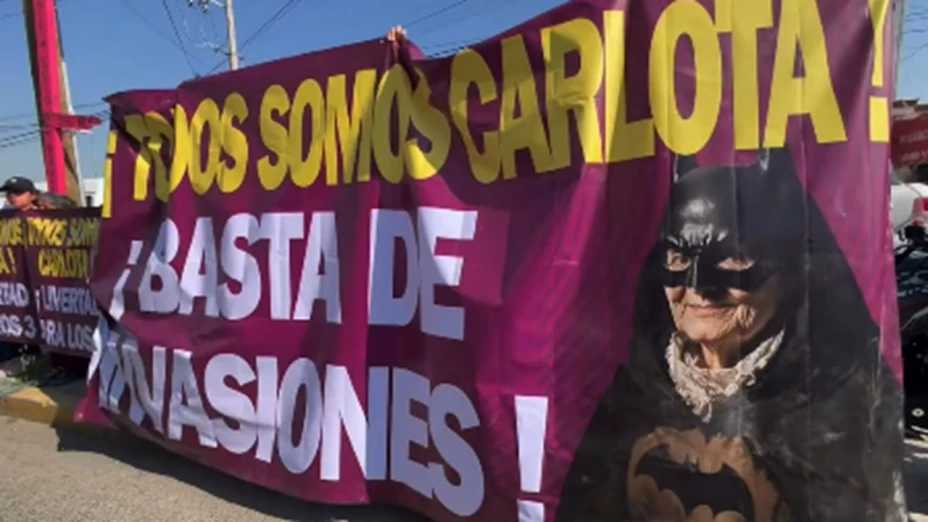 Llevaron serenata a Carlota, la “abuelita sicaria” de Chalco, durante audiencia por doble homicidio
