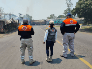 Explosión e incendio tras choque entre tren y pipa de diésel en Veracruz deja varios heridos