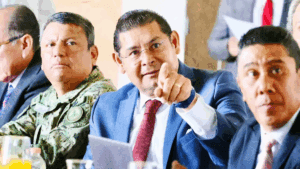 Alejandro Armenta realiza ajustes estratégicos en su gabinete