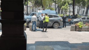 Persona atropellada frente al Zócalo de Puebla provoca cierre vial