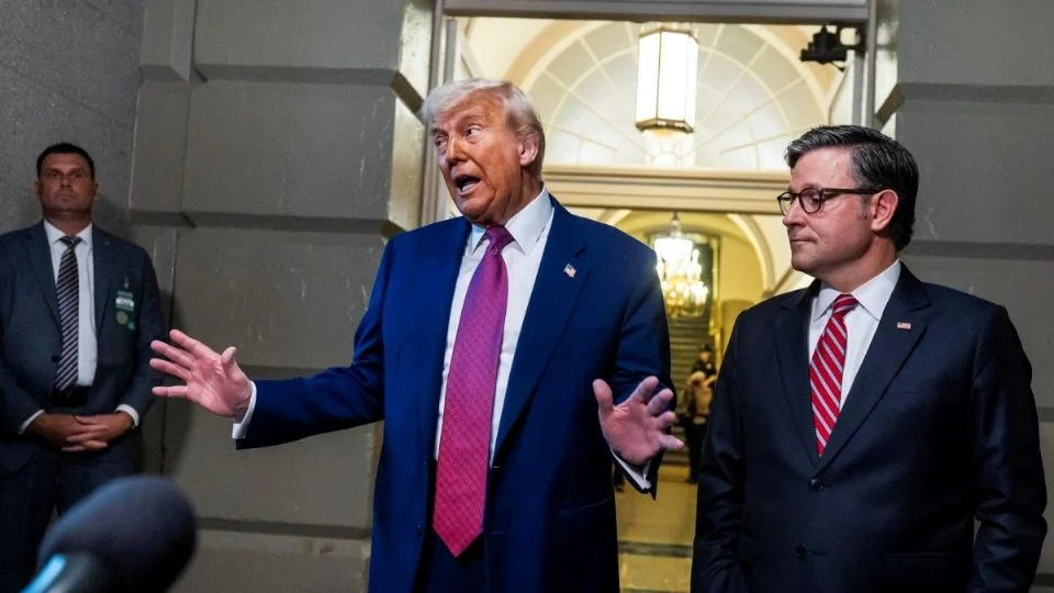 Tensión en el Congreso de EE.UU.: Trump insiste en gravar remesas