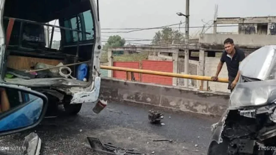 Aparatoso choque en la autopista México–Puebla