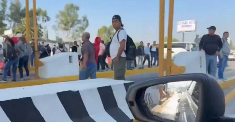 CNTE toma casetas en la México-Puebla y México-Querétaro