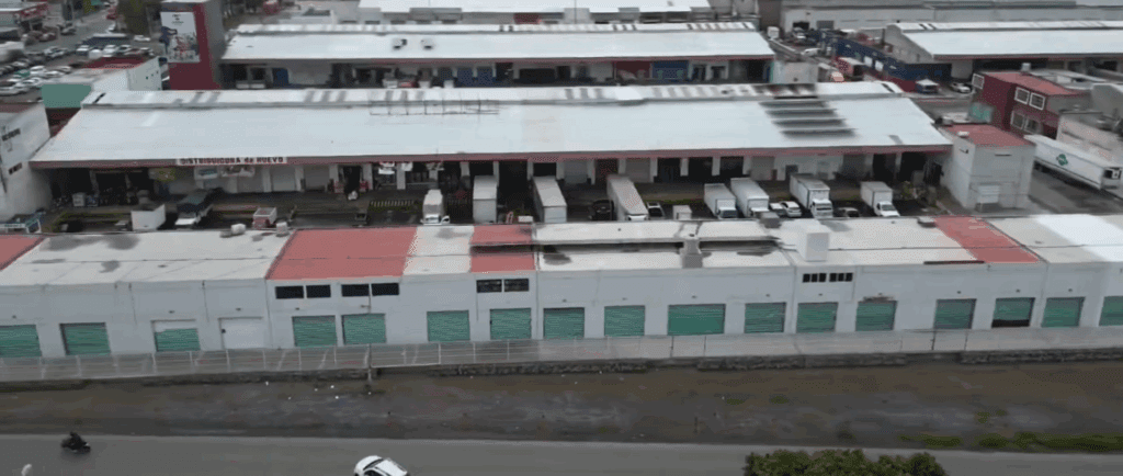 Deben demoler 26 bodegas ilegales en la Central de Abasto