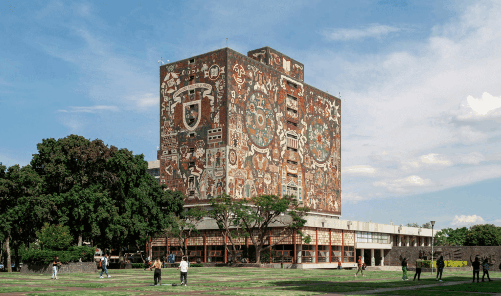 UNAM cae del Top 100 global: baja al lugar 136