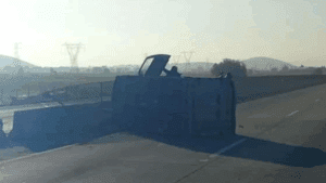 Volcadura causa caos vial en la autopista Puebla-Orizaba