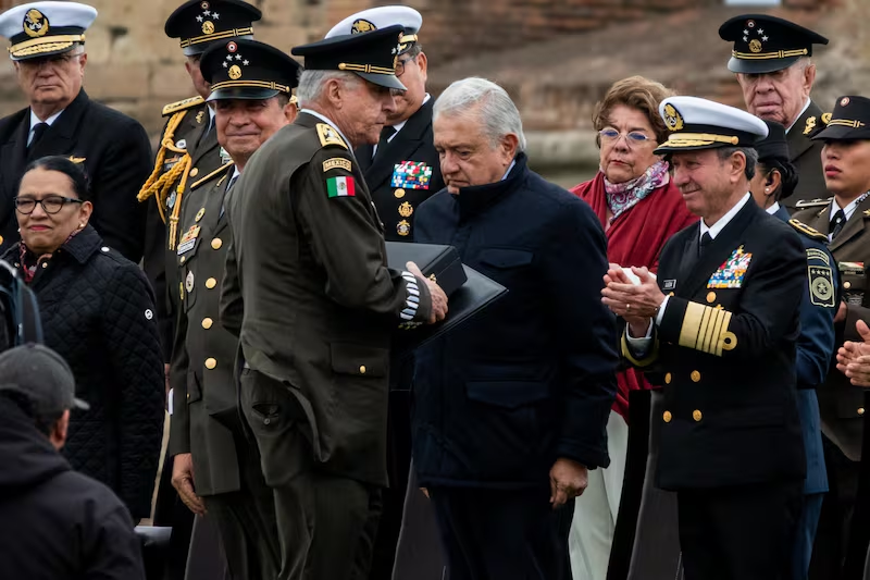 Cienfuegos vuelve a la polémica: exonerado por AMLO