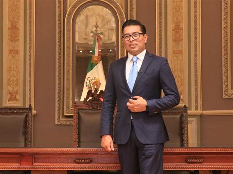 Néstor Camarillo rompe con el PRI en Puebla