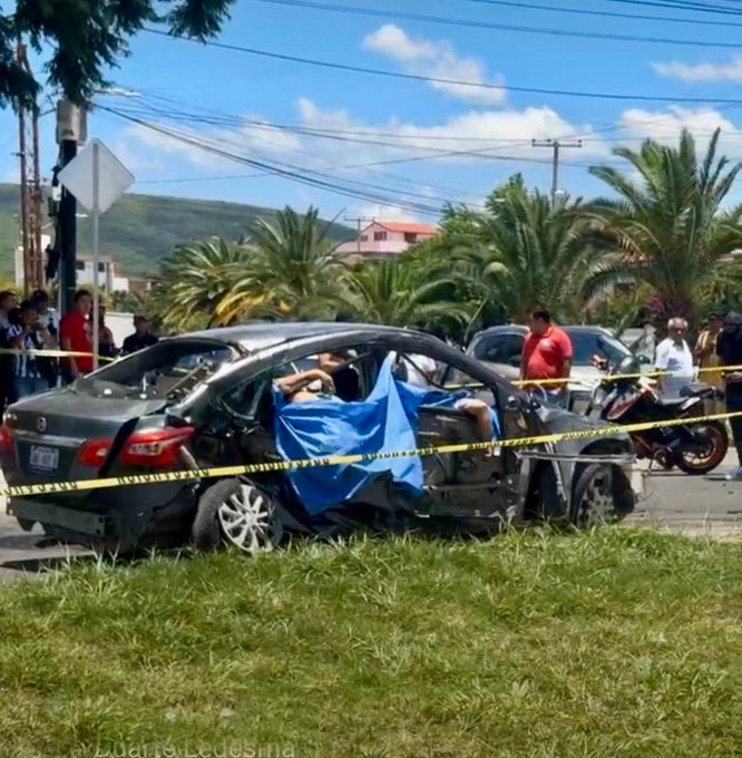 Chofer atrincherado tras choque en Irapuato