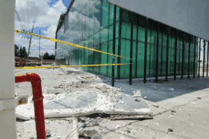 Colapsa techo del CIS de Cuautlancingo; obra de 51 mdp exhibe mala calidad y falta de mantenimiento