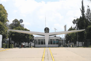 Volkswagen Puebla anuncia paro de cinco días y prevé recorte