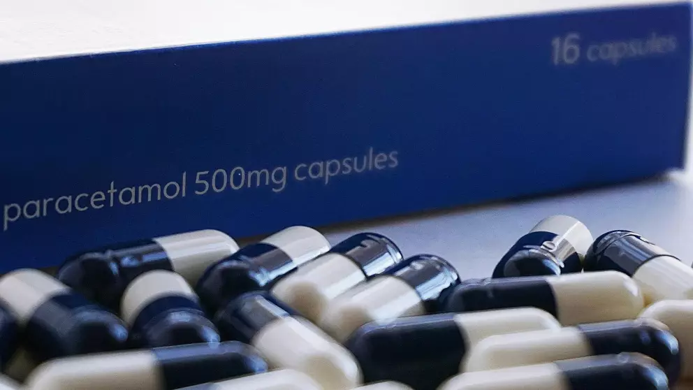 Tragedia en Cuba: niño muere tras consumir paracetamol caducado