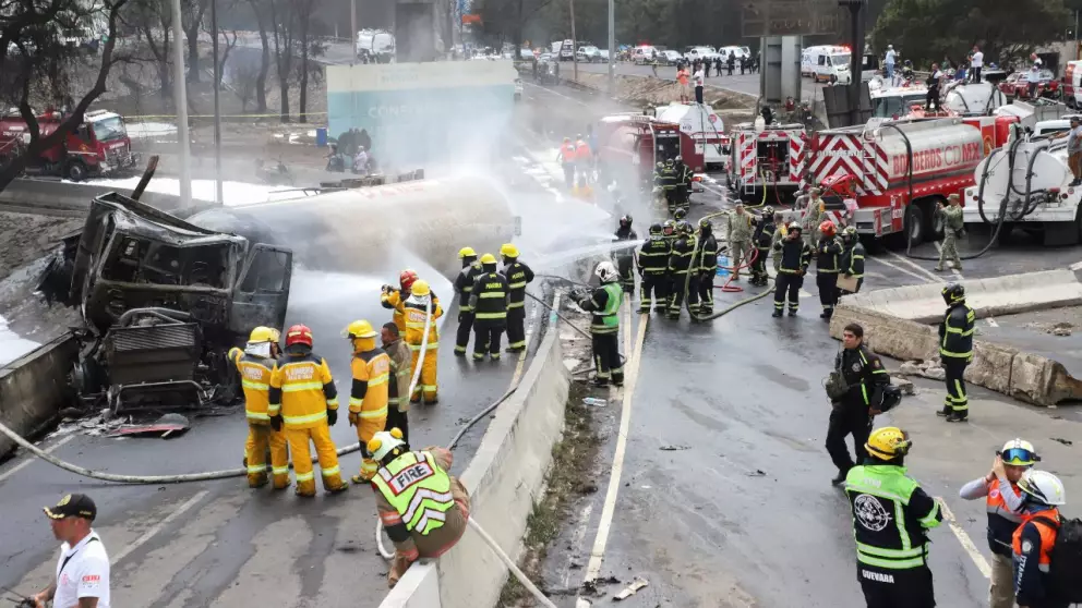 Explosión de pipa de gas en Iztapalapa deja 14 muertos
