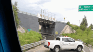 Inundación en Periférico Ecológico mantiene cierre vial