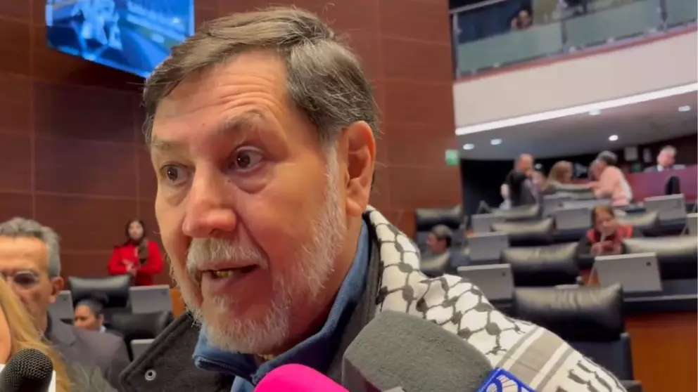 Fernández Noroña genera polémica por viajar en avión privado