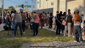 Padres hacen fila desde un día antes por vacuna BCG